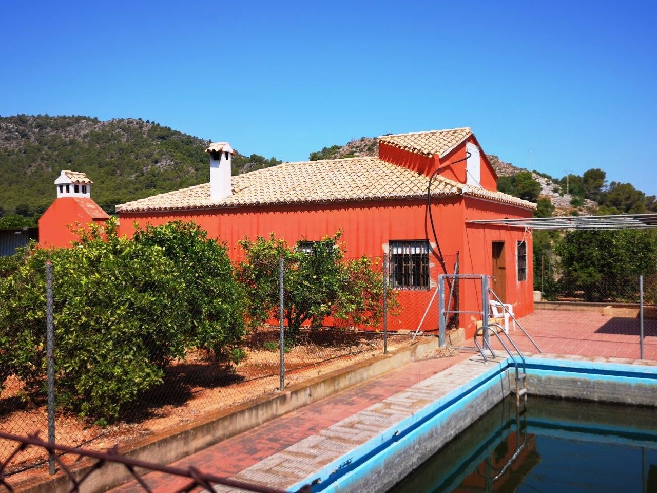 Jardí de Finca rústica en venda en Tavernes de la Valldigna amb Piscina