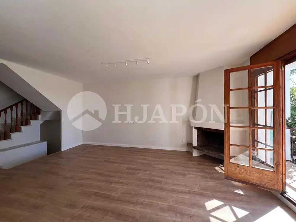 Sala de estar de Casa adosada de alquiler en Vilassar de Mar con Terraza y Piscina comunitaria