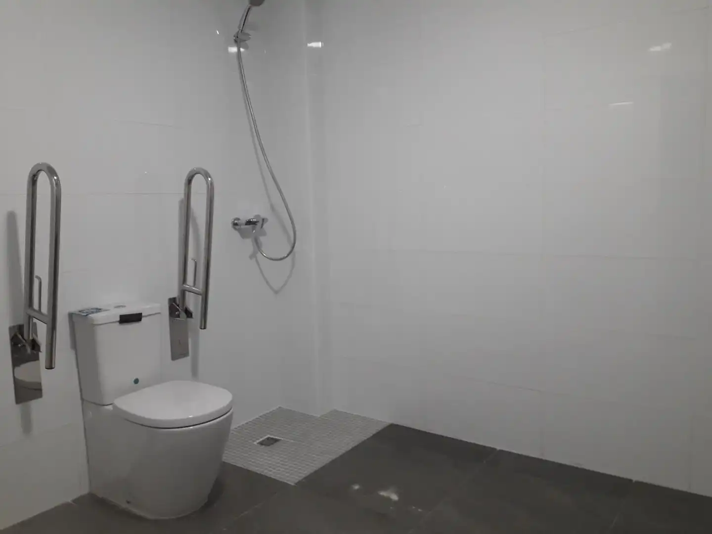 Baño de Nave industrial de alquiler en Paterna