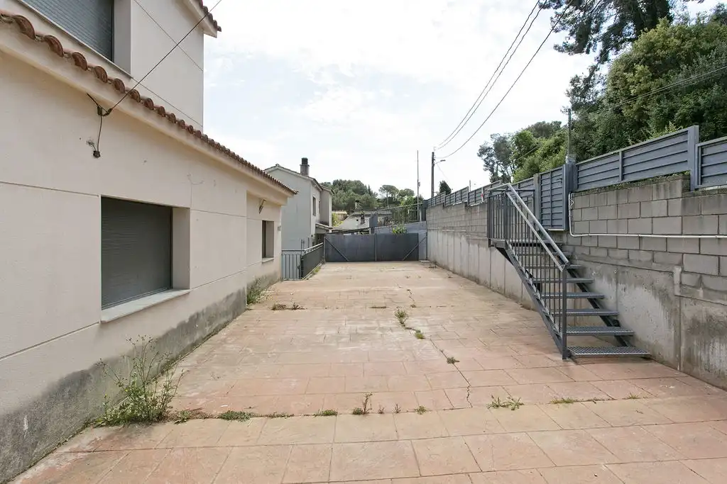 Exterior view of Houses for sale in Piera