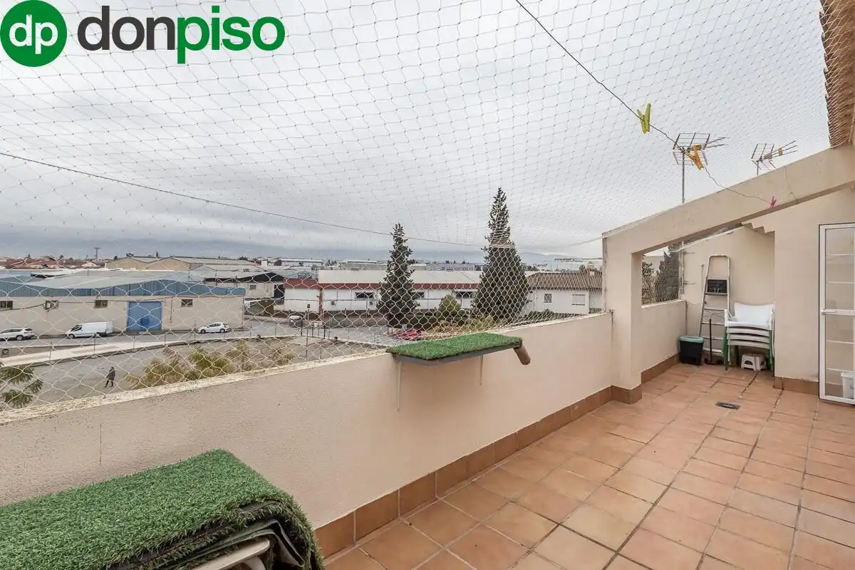 Terraza de Casa adosada en venta en Churriana de la Vega con Aire acondicionado, Jardín privado y Terraza