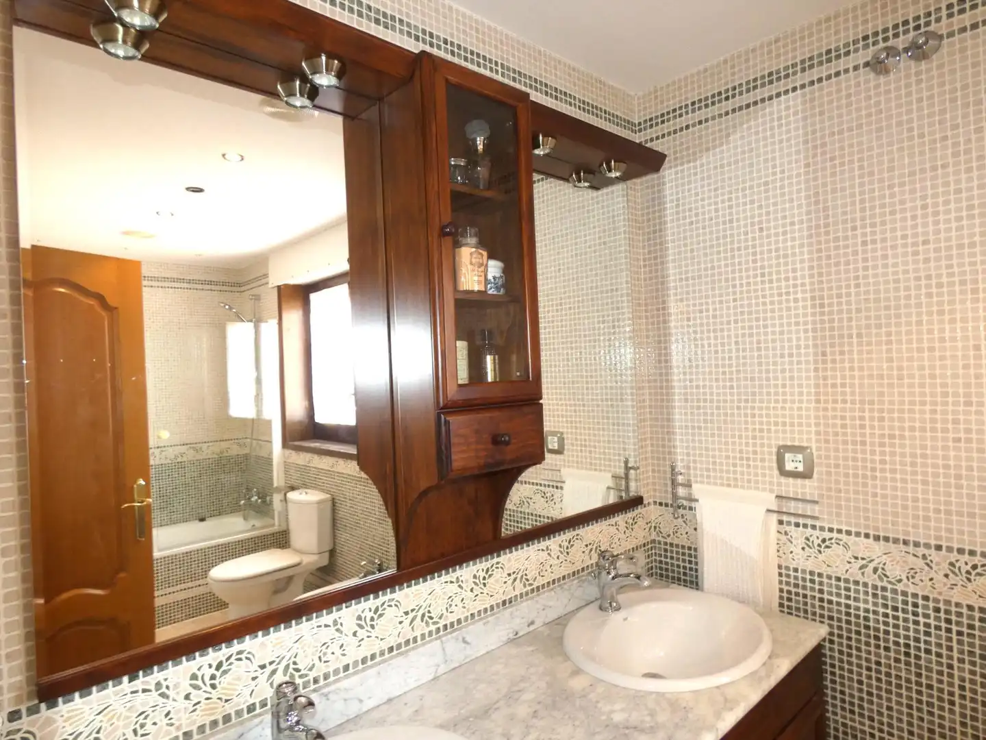 Bany de Casa o xalet en venda en Utebo amb Aire condicionat, Calefacció i Jardí privat