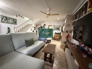 Adosado con piscina en venta en SANTA ROSA 10
