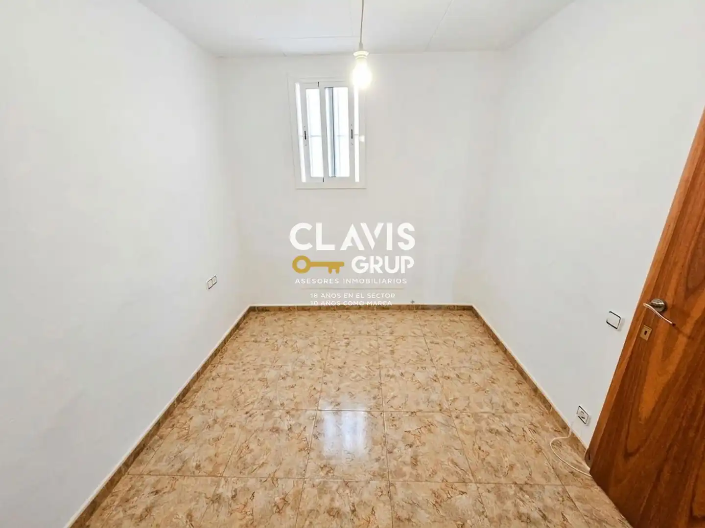 Flat for sale in Barcelona  with Private garden, Terrace and Oven