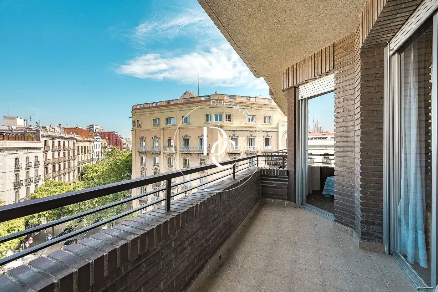 Piso con terraza en venta en Carrer del Bruc, imagen 2