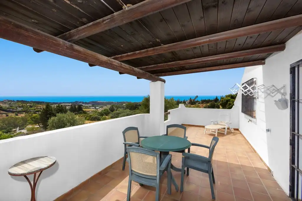 Chalet con piscina en venta en Altos de Estepona, imagen 9