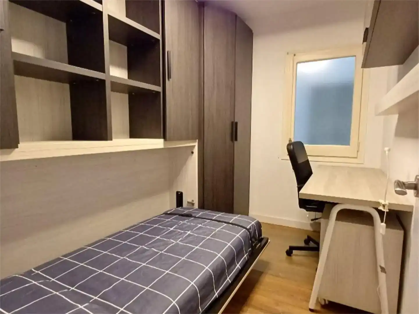 Bedroom of Flat for rent in Badalona  with Air Conditioner and Balcony