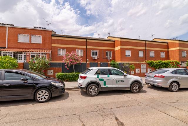 Casa adosada en Venta en Paseo de los Olivos en Parque Coimbra