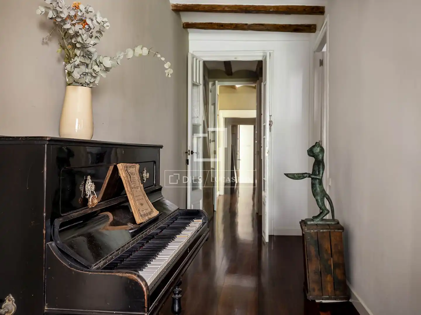 Piso en venta en Barcelona con Parquet, Terraza y Balcón