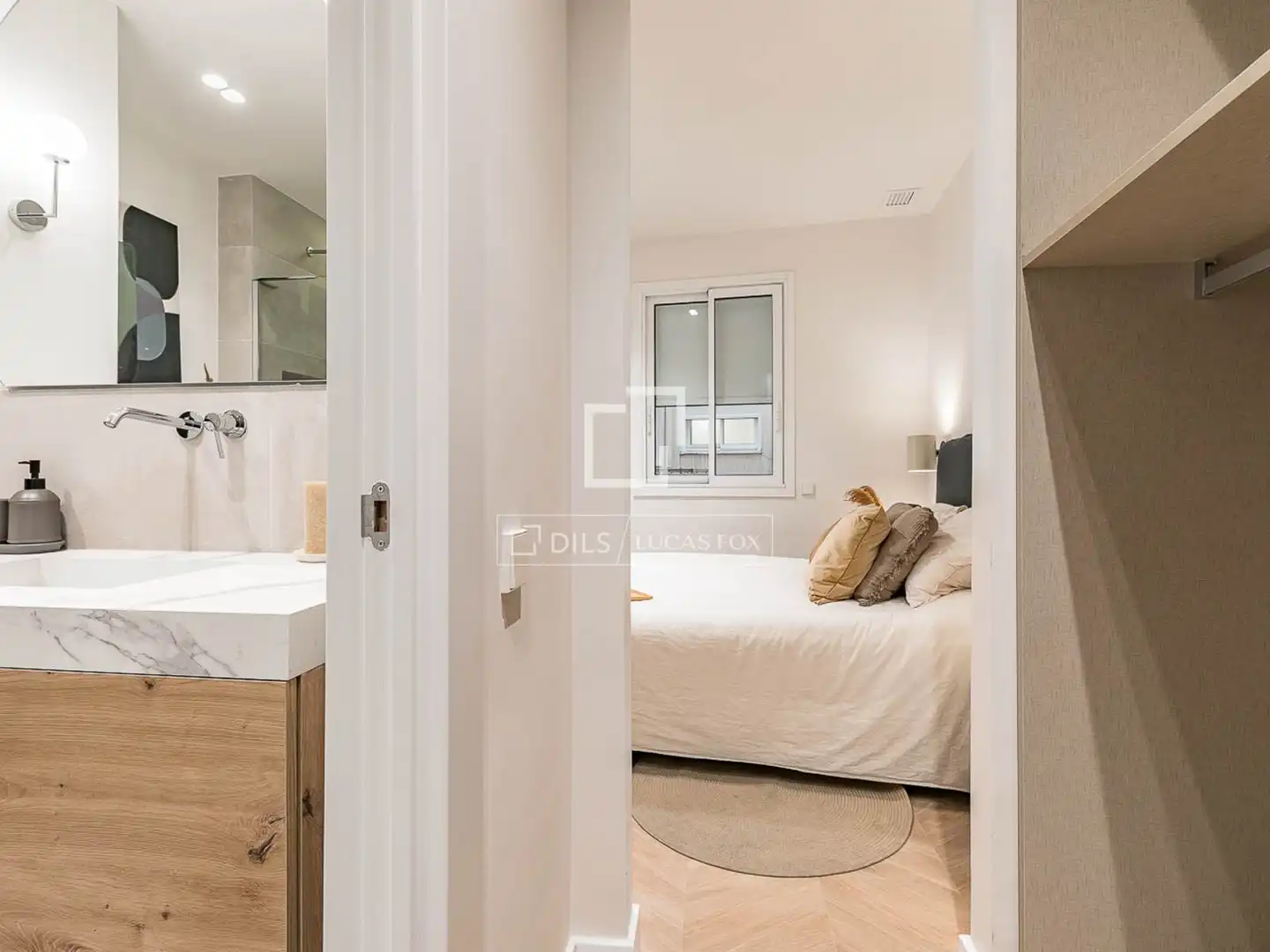 Habitación de Piso en venta en Barcelona con Aire acondicionado, Calefacción y Balcón