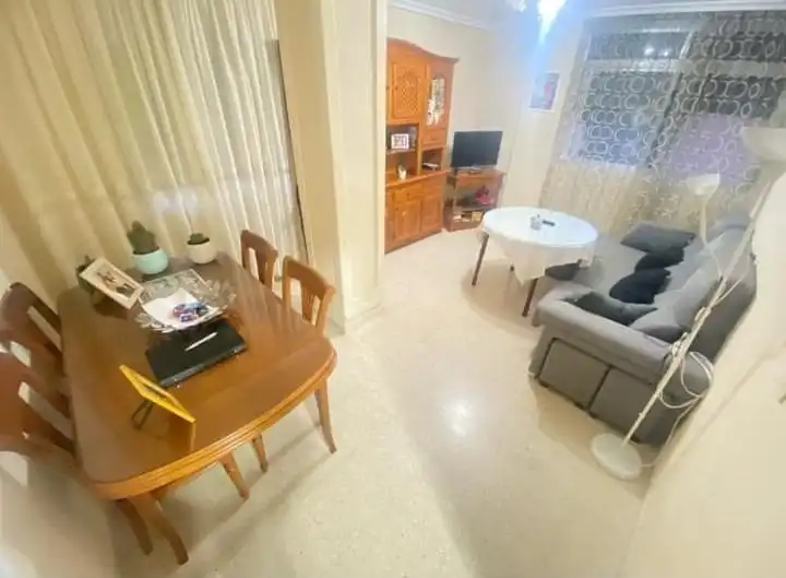 Sala d'estar de Pis de lloguer en Cáceres amb Aire condicionat, Moblat i Microones
