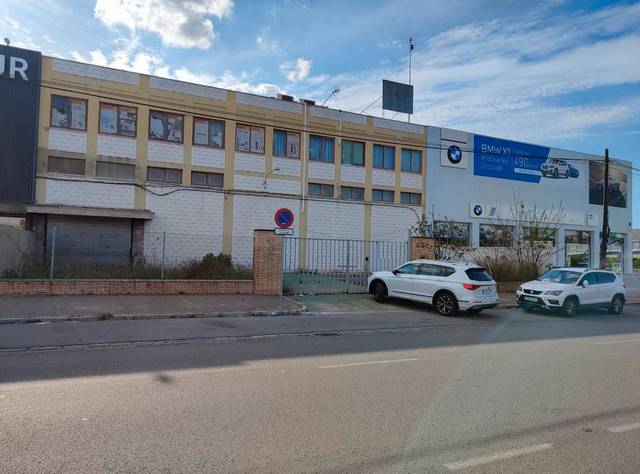 Nave industrial en Alquiler en Avenida Fernández Murube en Santa Clara