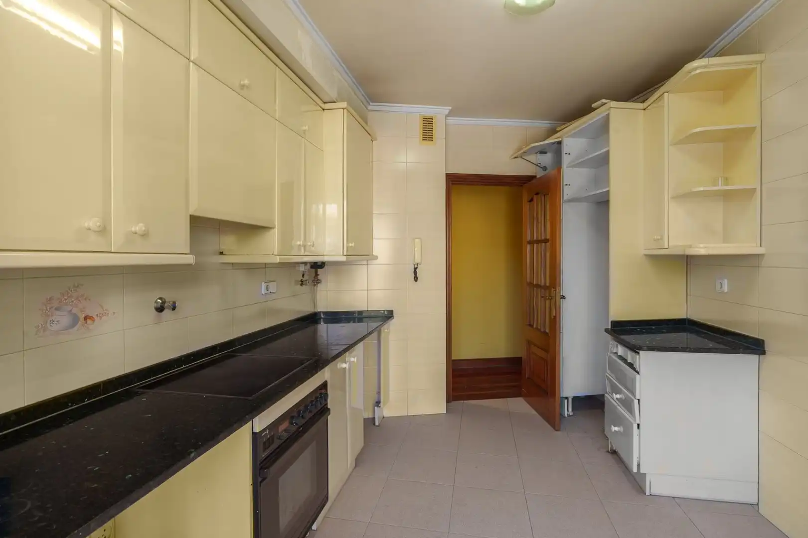 Kitchen of Flat for sale in Tolosa  with Heating and Storage room