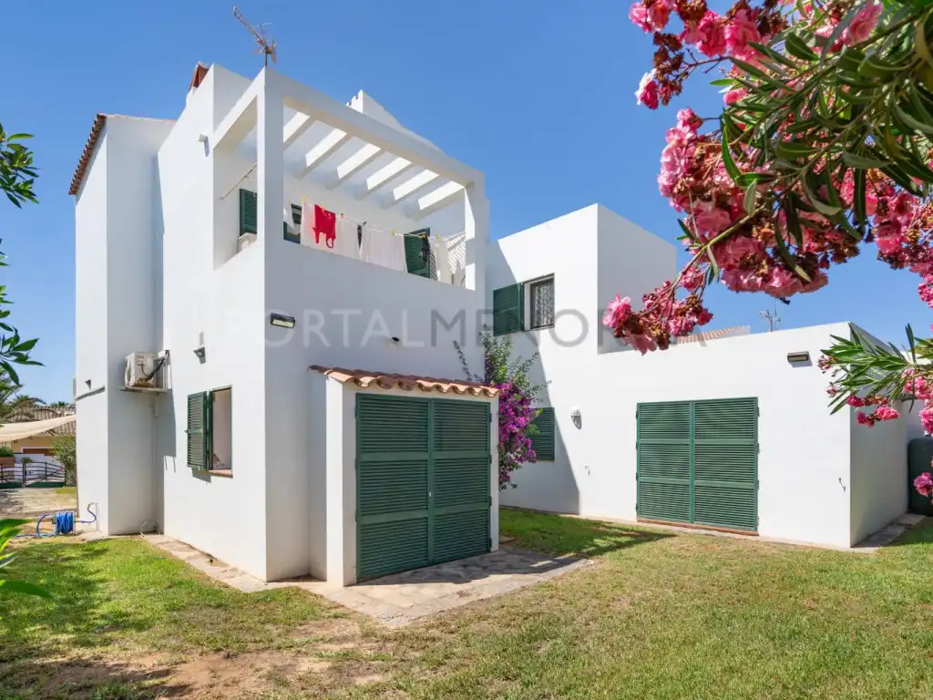 Vista exterior de Casa o xalet en venda en Cala d'en Bosch - Serpentona