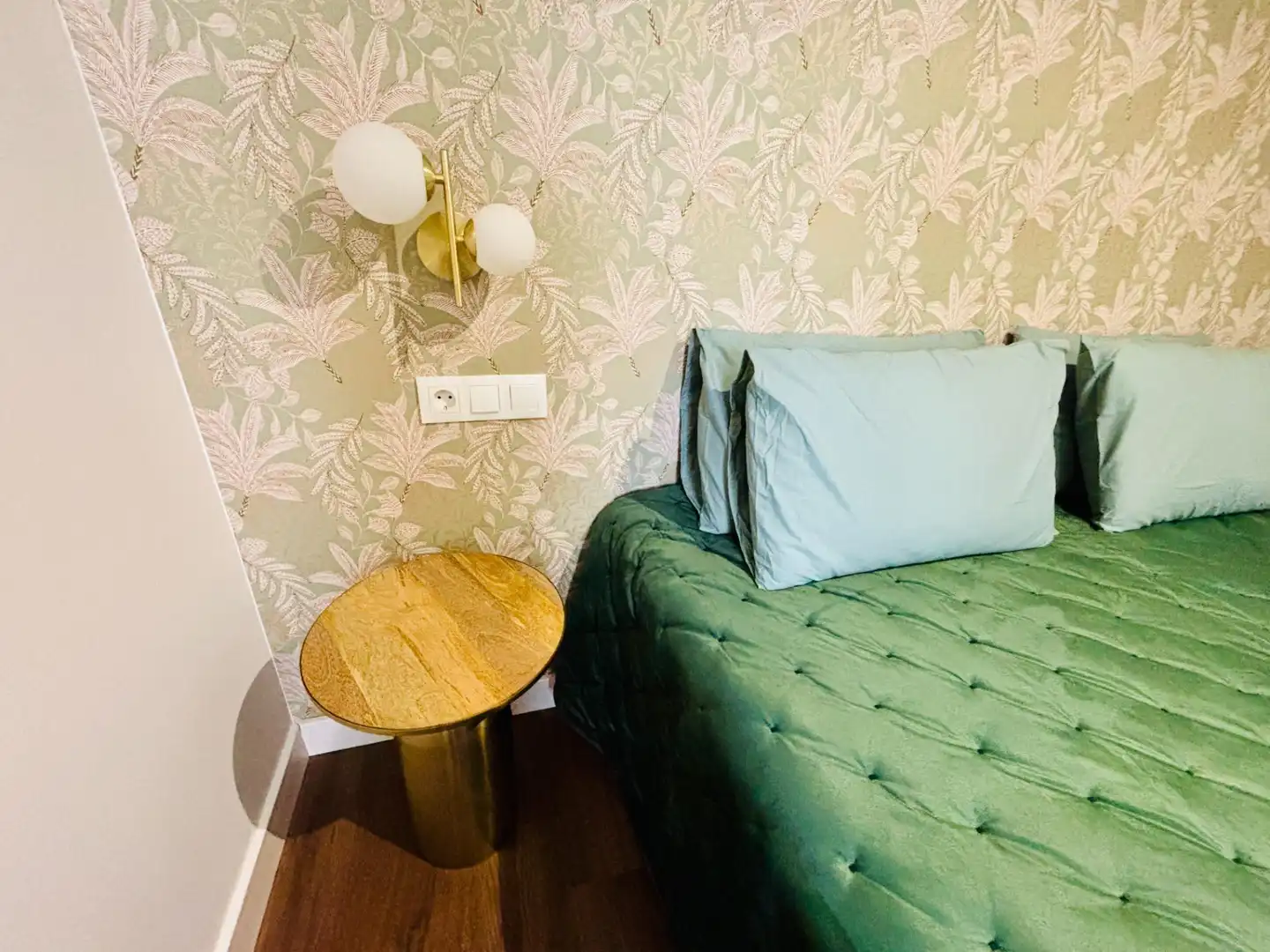 Habitación de Apartamento en venta en Fuengirola con Aire acondicionado, Calefacción y Jardín privado