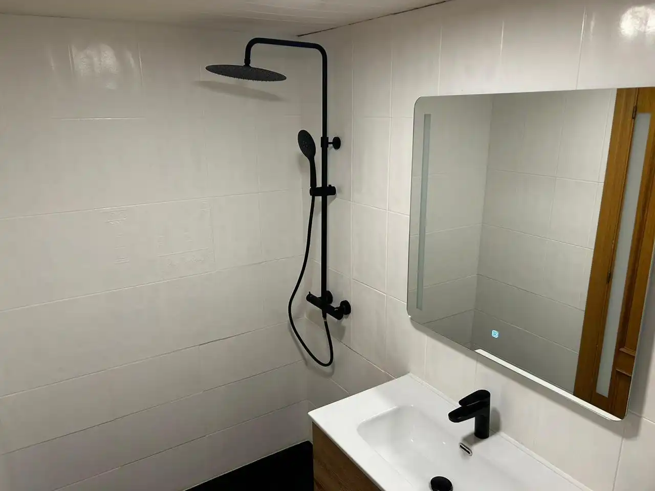 Badezimmer von Wohnung zum Verkauf in Santa Perpètua de Mogoda mit Heizung, Möbliert und Balkon