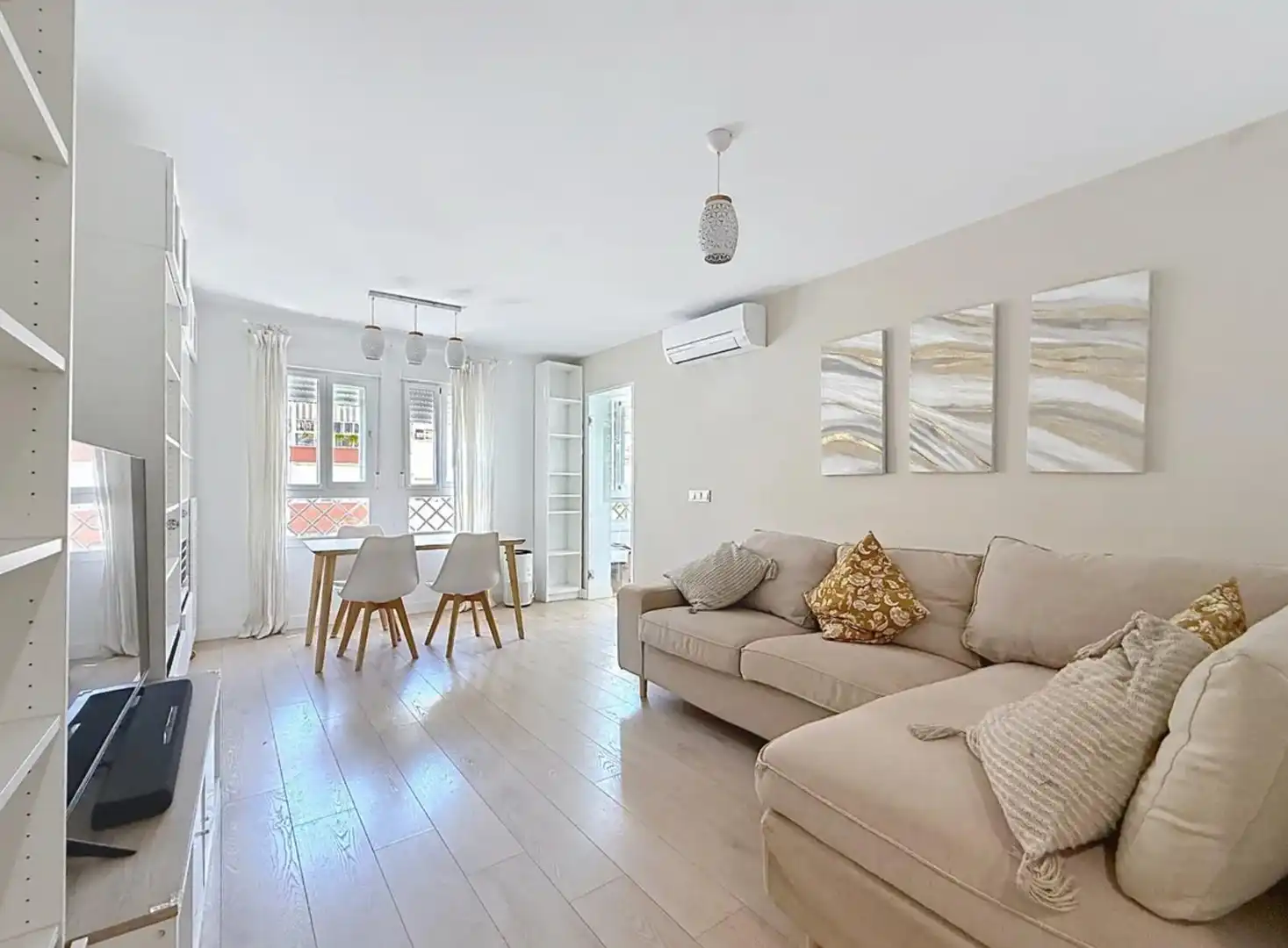 Sala de estar de Piso de alquiler en Málaga con Aire acondicionado, Terraza y Amueblado