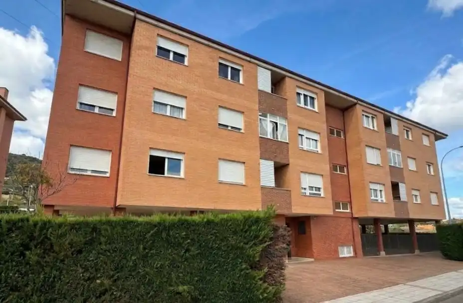Apartamento con ascensor en venta en Calle Río Sequino