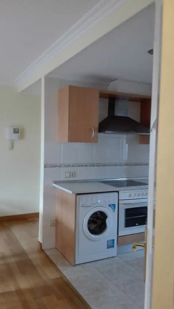 Attic for rent in Calle Luis Sala Balust, Pizarrales