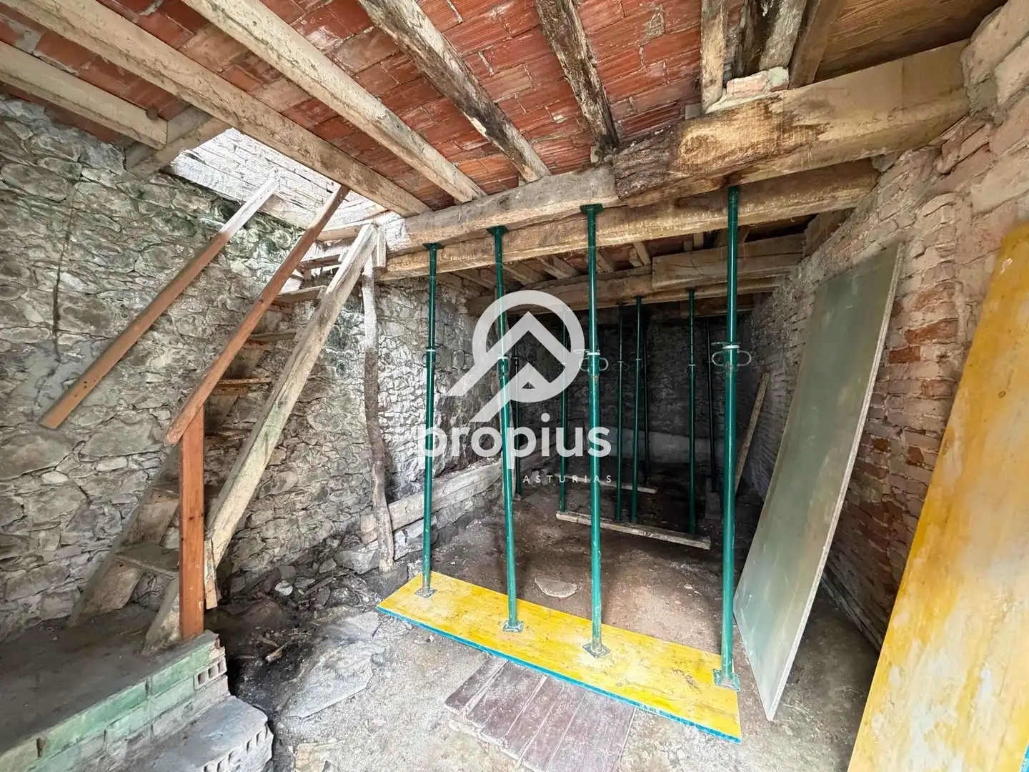 Casa adosada en venta en Llanes con Calefacción, Trastero y Amueblado