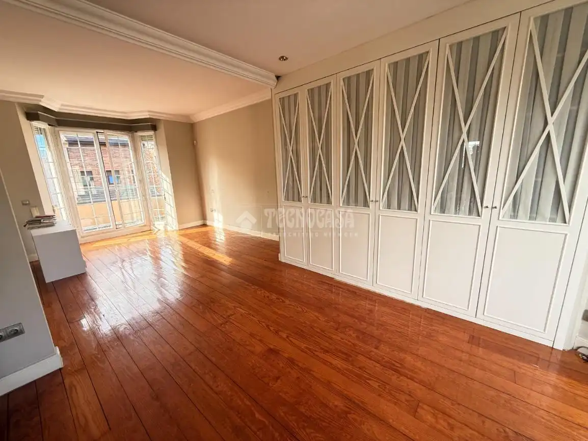 Sala d'estar de Casa o xalet en venda en Talavera de la Reina amb Aire condicionat, Calefacció i Parquet