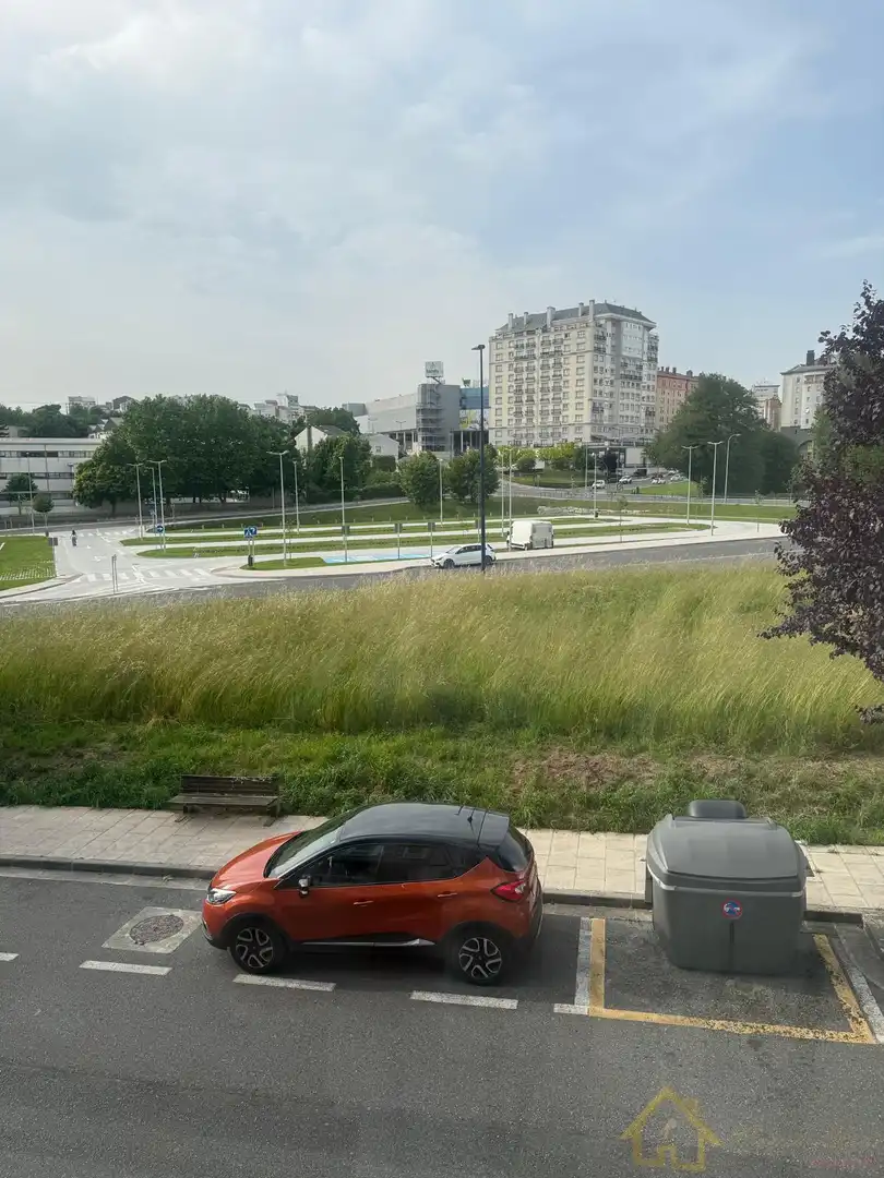 Piso en venta en Lugo con Calefacción, Terraza y Trastero