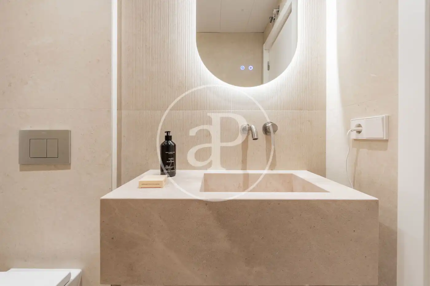 Baño de Piso en venta en Madrid con Aire acondicionado y Calefacción