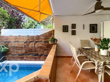 Adossat amb piscina en venda a GENOVES