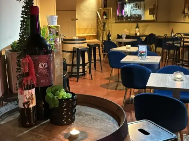 Local comercial en traspaso en Marti Napolita 13, imagen 2