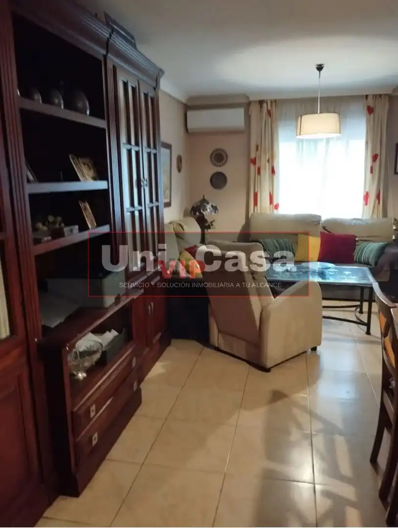 Sala d'estar de Pis en venda en Córdoba amb Aire condicionat i Jardí privat