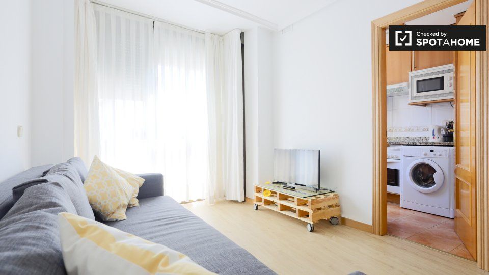 Flat to rent in Valdeacederas