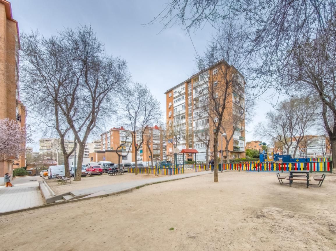Exterior view of Flat for sale in  Madrid Capital  with Air Conditioner and Heating