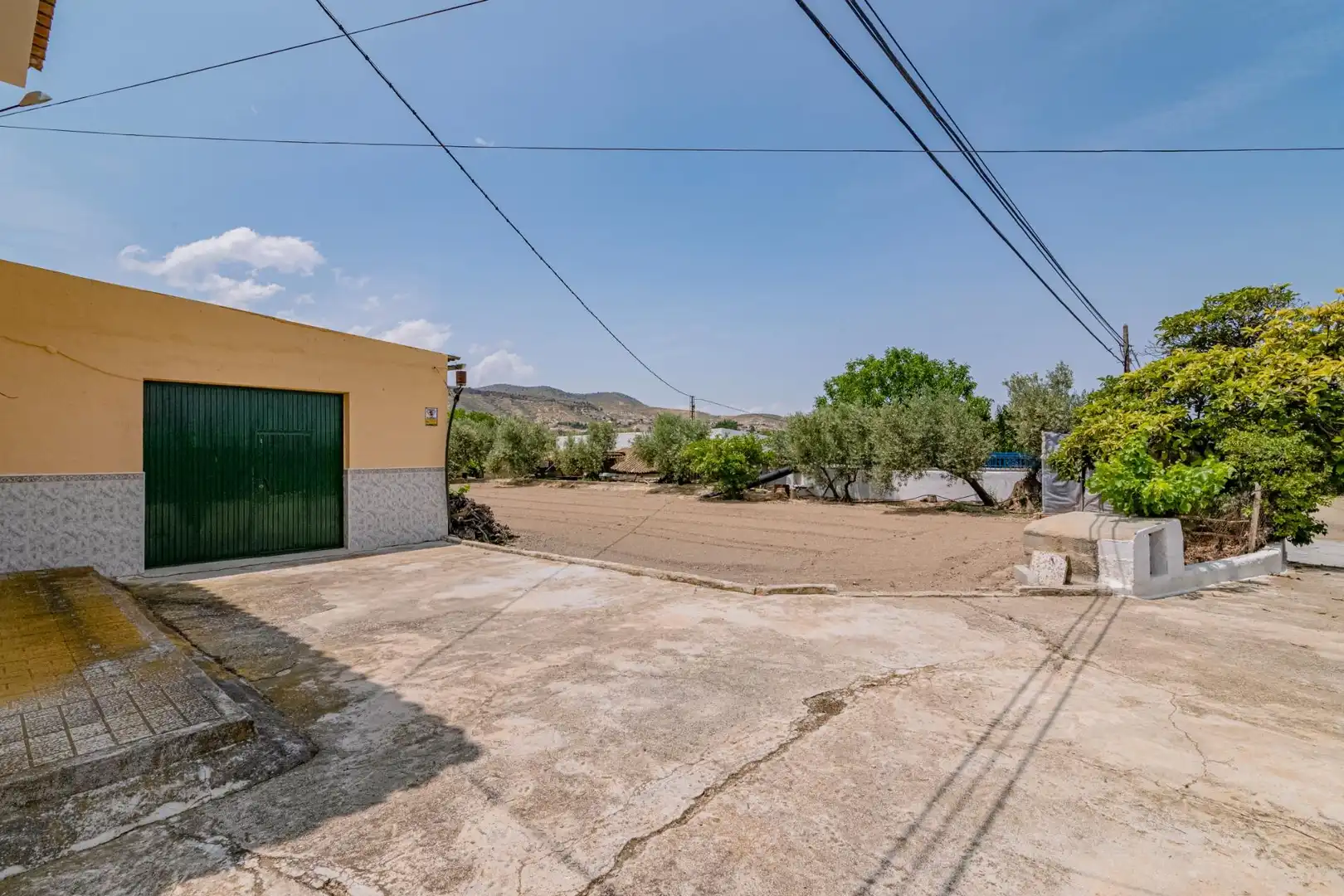 Vista exterior de Casa o chalet en venta en Baza con Aire acondicionado, Calefacción y Jardín privado