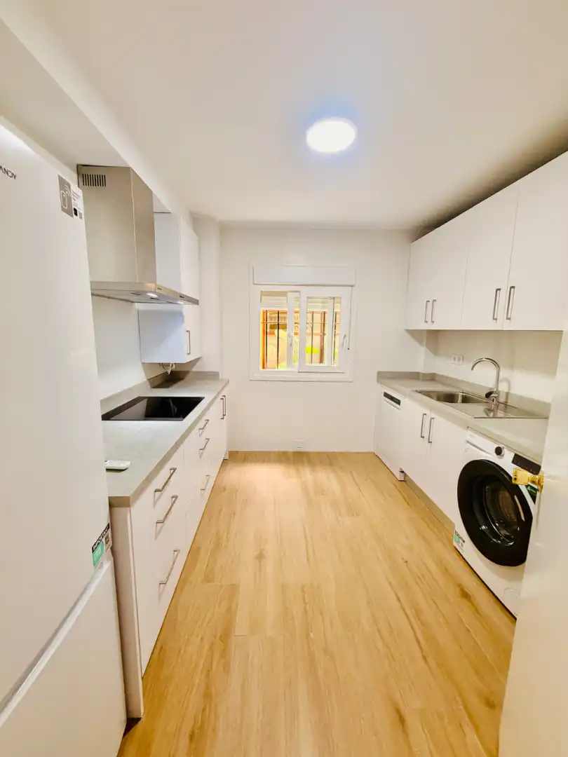Cuina de Pis en venda en Sevilla amb Aire condicionat, Parquet i Terrassa