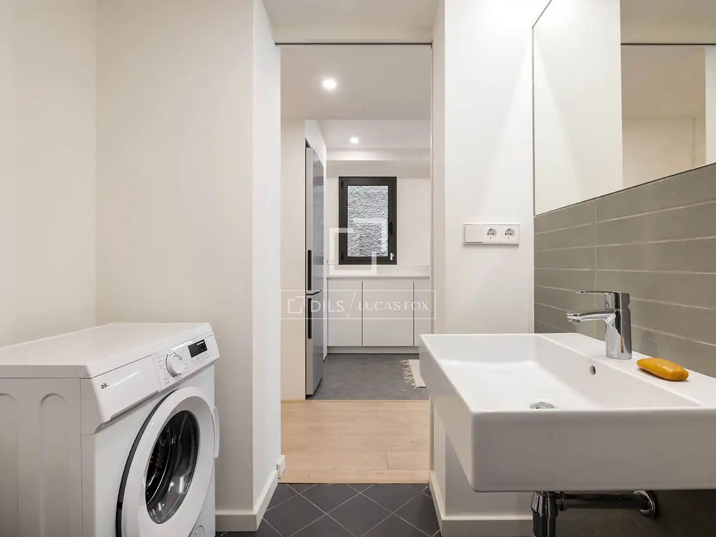 Baño de Piso de alquiler en Barcelona con Aire acondicionado, Parquet y Terraza
