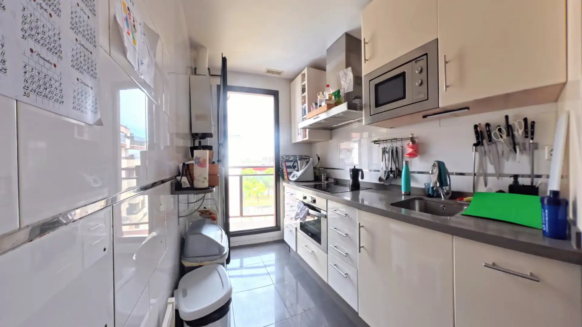 Cocina de Piso en venta en Mairena del Aljarafe con Aire acondicionado, Calefacción y Jardín privado