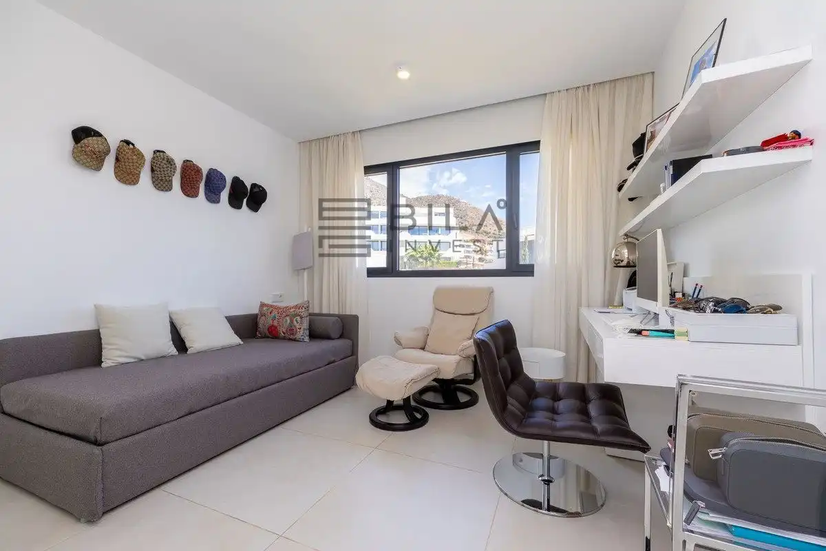 Bedroom of Attic for sale in Fuengirola  with Air Conditioner, Terrace and Storage room