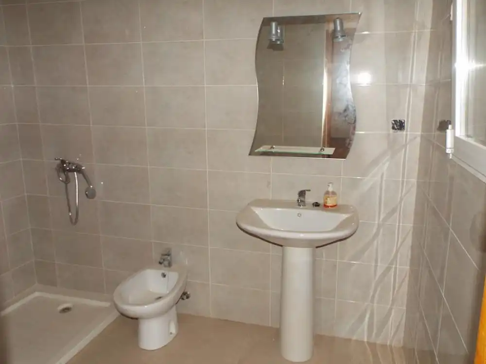 Bany de Apartament en venda en Caudete amb Moblat
