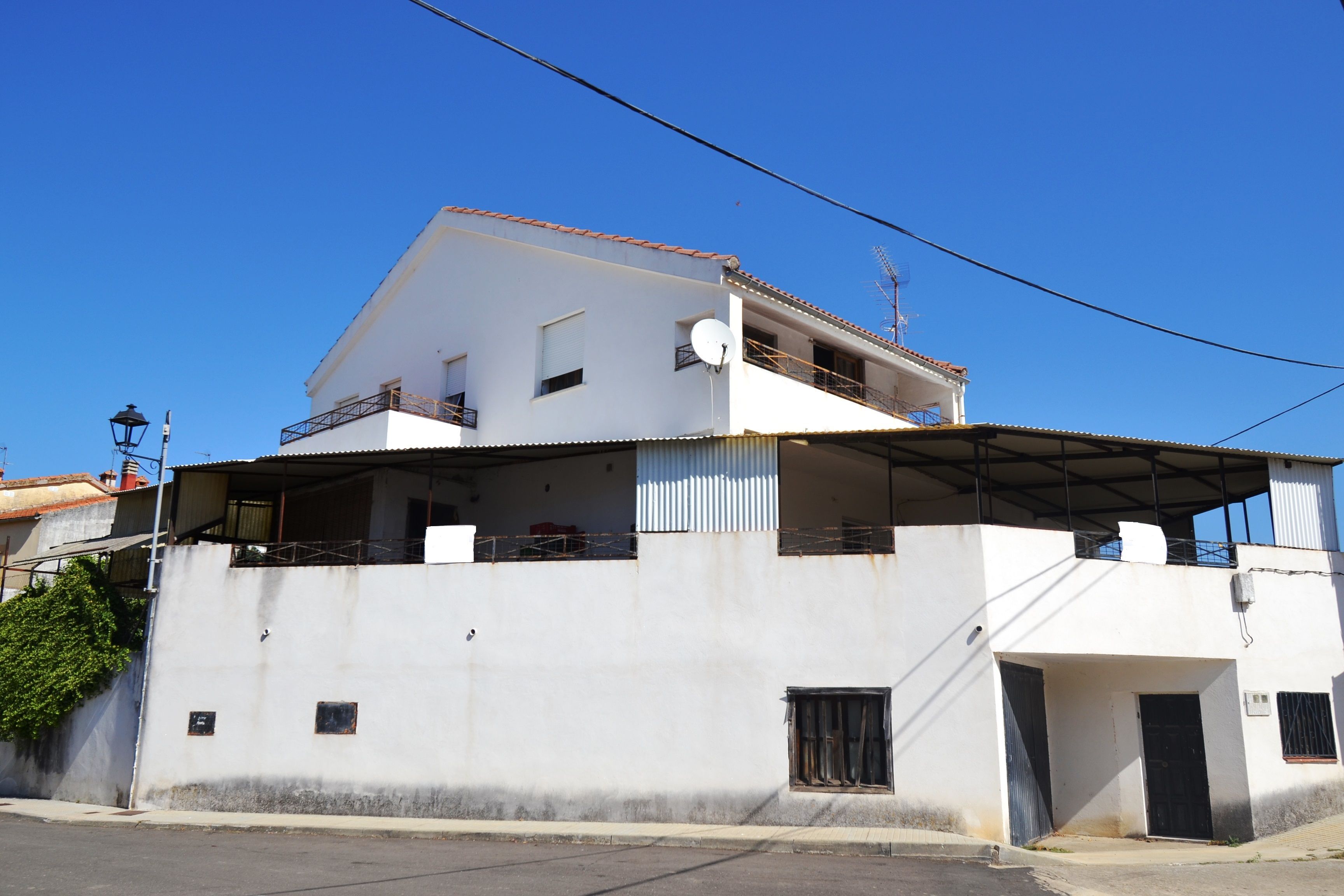 Exterior view of House or chalet for sale in Malpartida de Plasencia  with Air Conditioner, Heating and Private garden