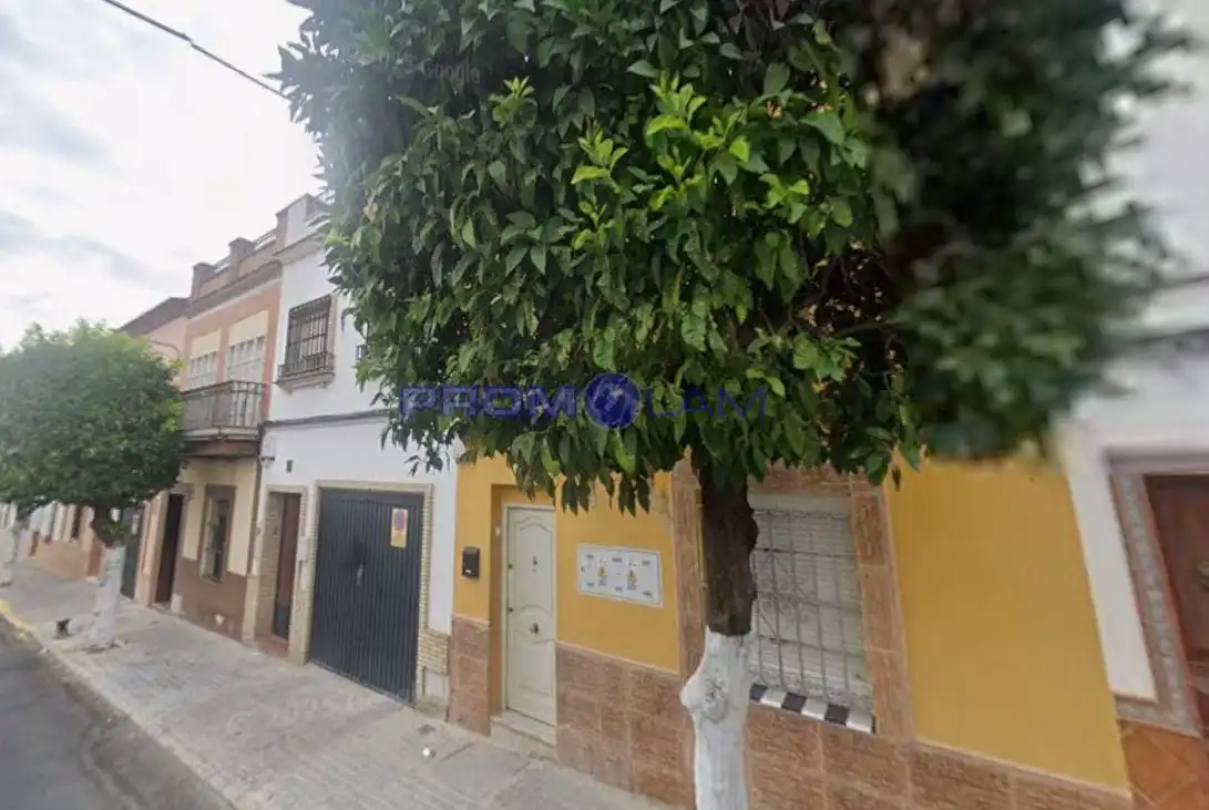 Vista exterior de Casa o chalet en venta en San Juan de Aznalfarache con Terraza