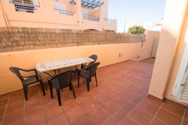 Apartamento en Alquiler en Calle Pintor Guillermo Pérez Villalta en Tarifa ciudad