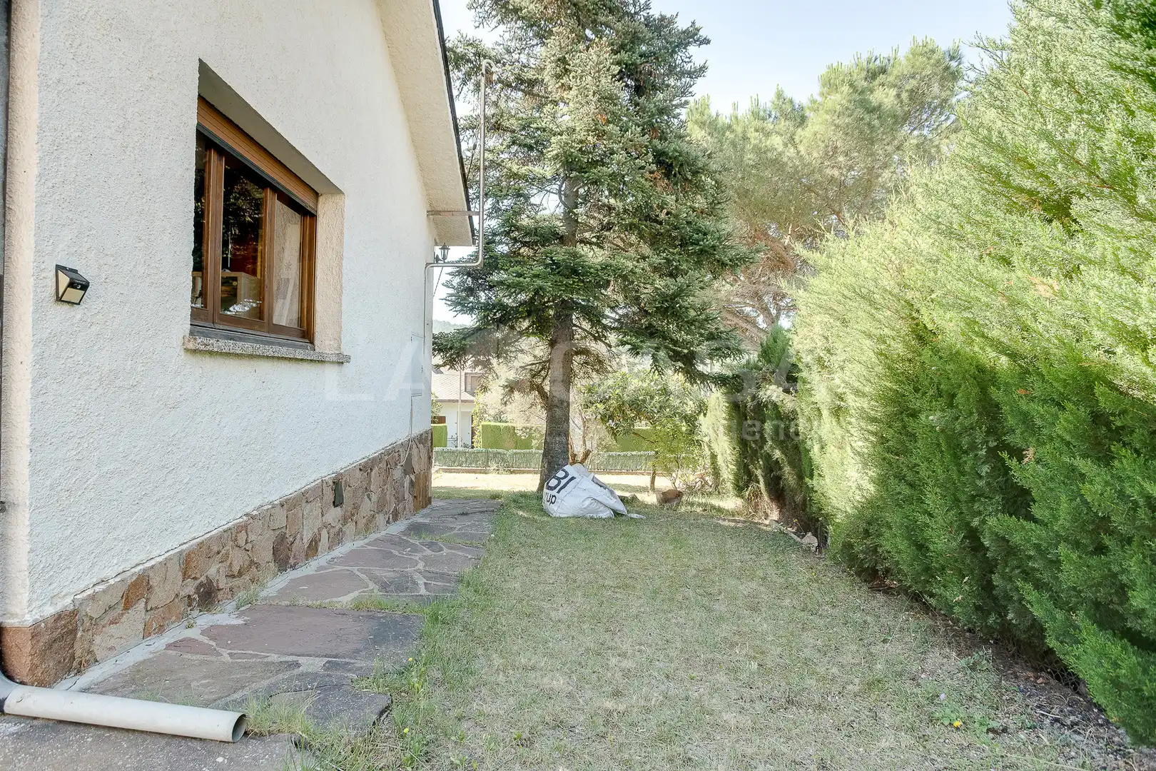Jardí de Casa o xalet en venda en Llinars del Vallès amb Jardí privat, Forn i Internet