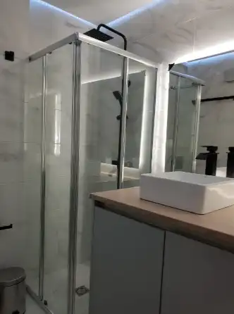 Bathroom of Attic for rent in Marbella  with Air Conditioner, Heating and Furnished
