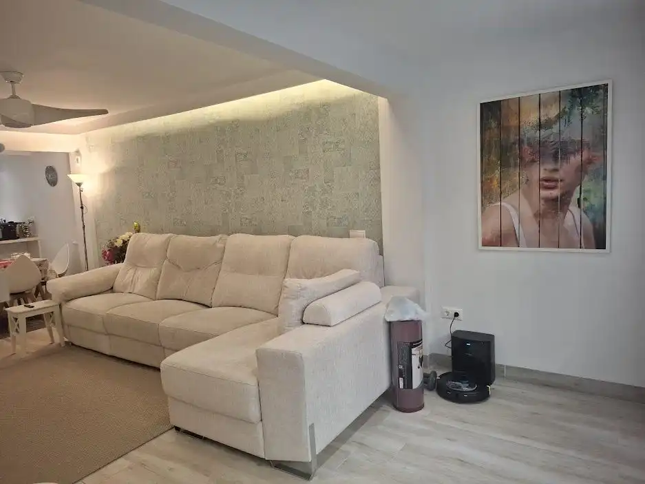 Sala de estar de Apartamento en venta en Marbella con Jardín privado, Amueblado y Alarma