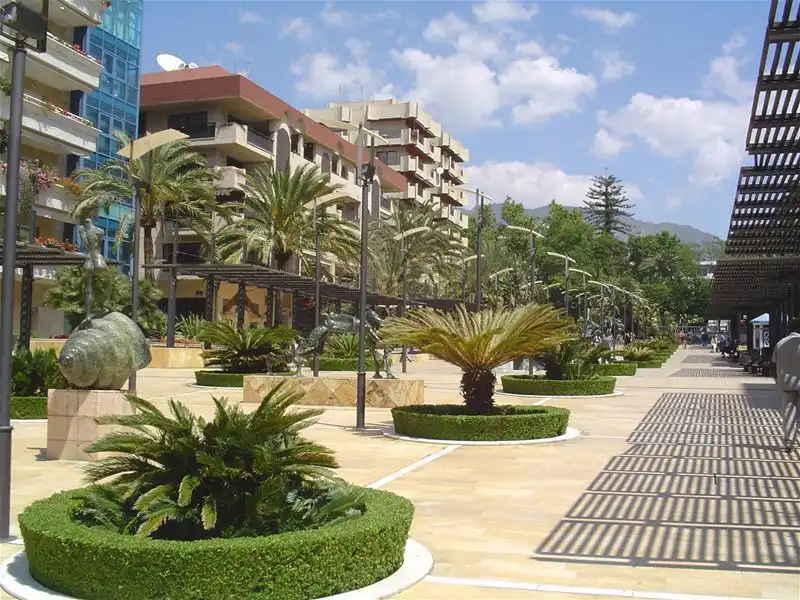 Apartamento de alquiler en Calahonda