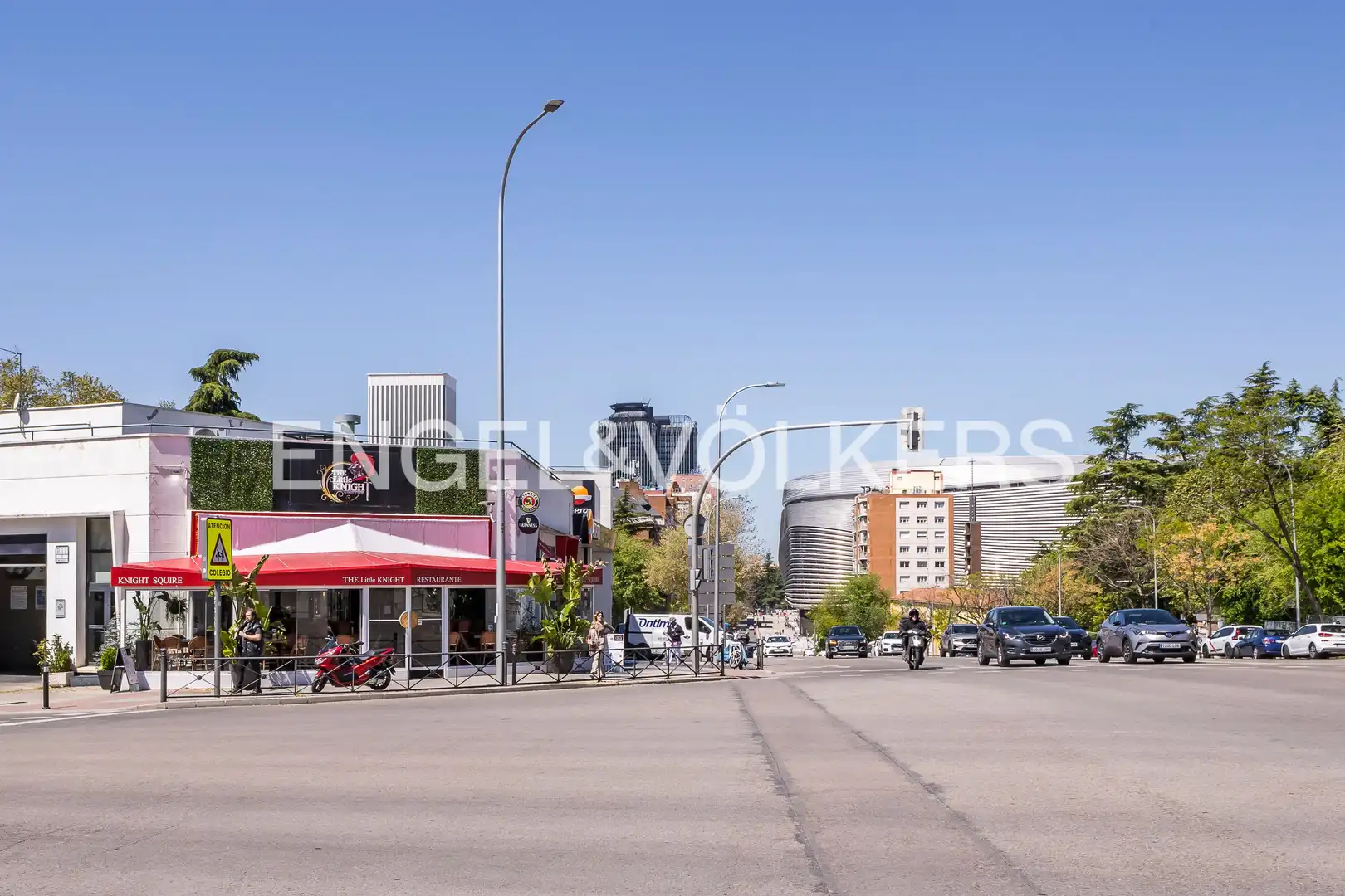 Vista exterior de Pis en venda en Madrid amb Aire condicionat i Calefacció
