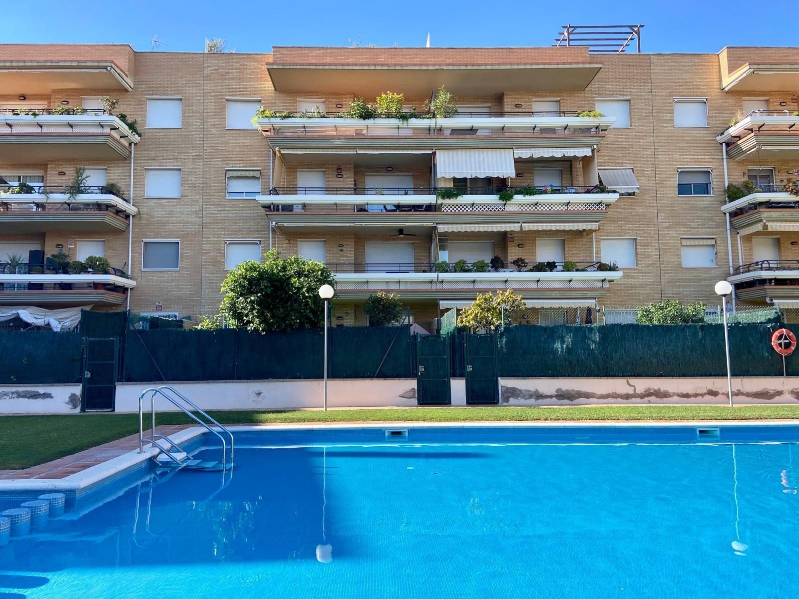 Swimming pool of Planta baja for sale in Cunit  with Heating, Private garden and Terrace