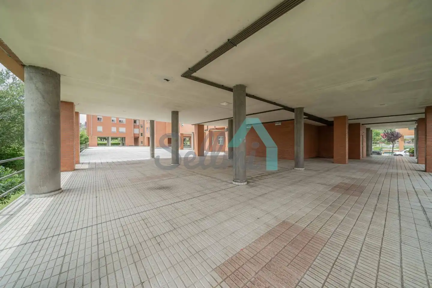 Parking of Flat for rent in Oviedo   with Heating, Parquet flooring and Furnished