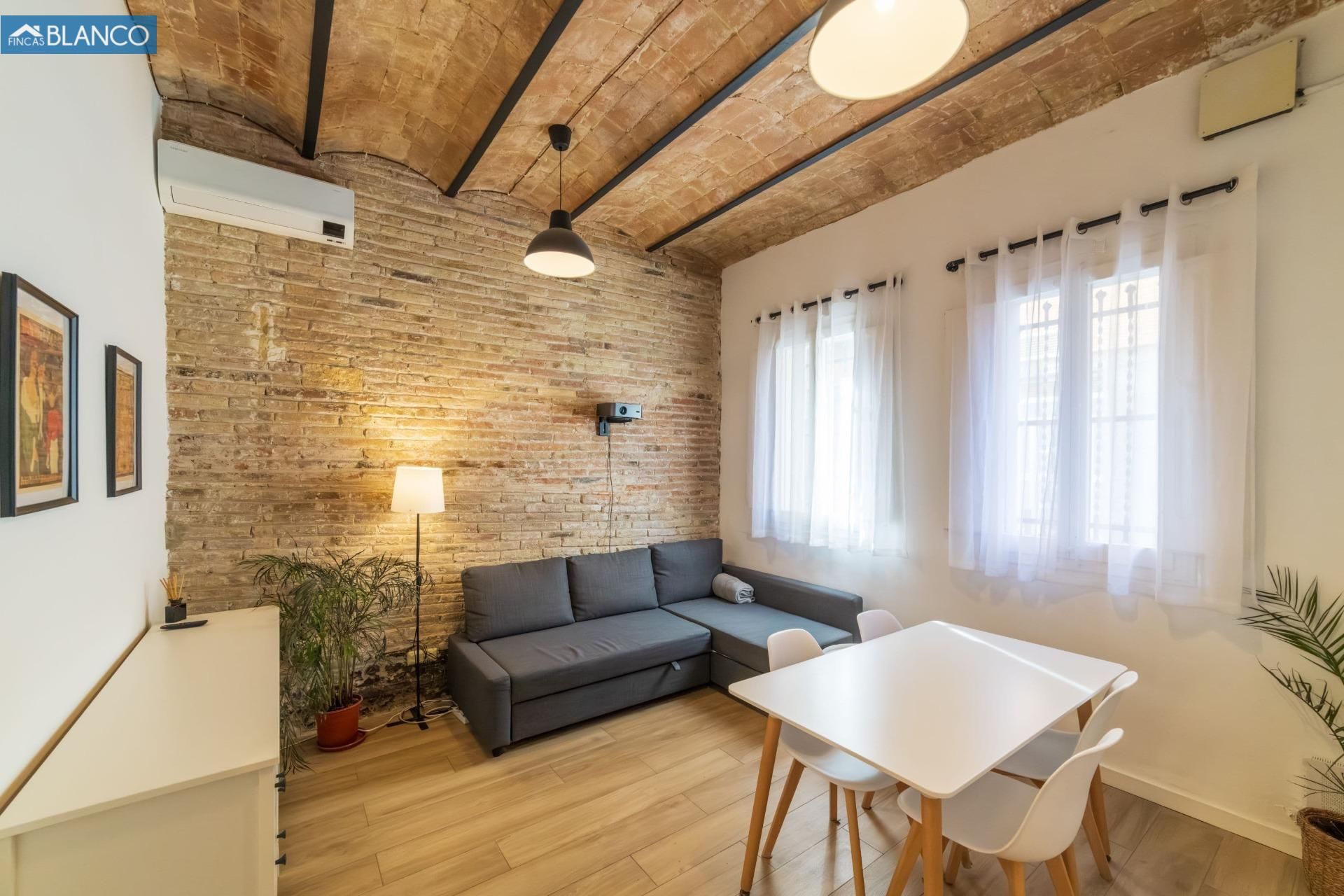 Living room of Building for sale in L'Hospitalet de Llobregat