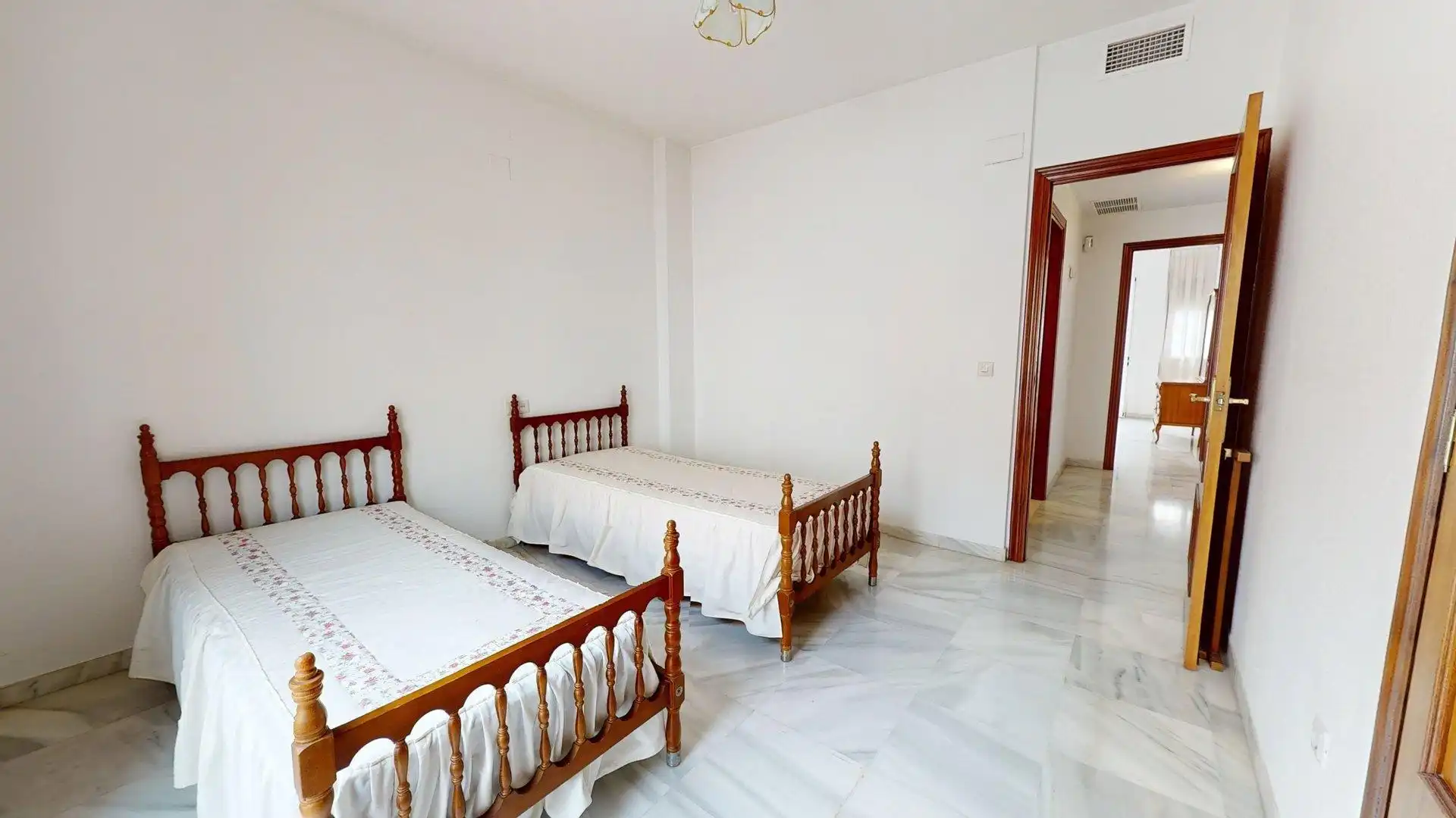 Dormitori de Casa adosada en venda en Córdoba amb Aire condicionat, Calefacció i Terrassa